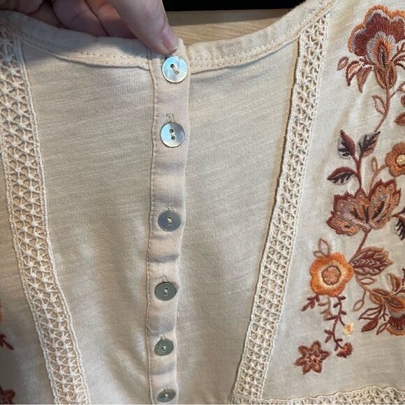 Coco + Jaimeson- Cream Embroidered Peplum Blouse, Size Large - Picture 7 of 11